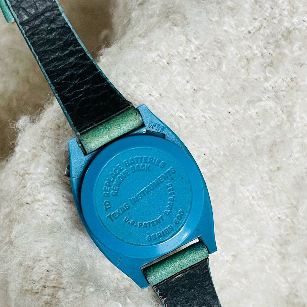 Vintage And LED Texas Instrument Watch - Picture 5 of 9